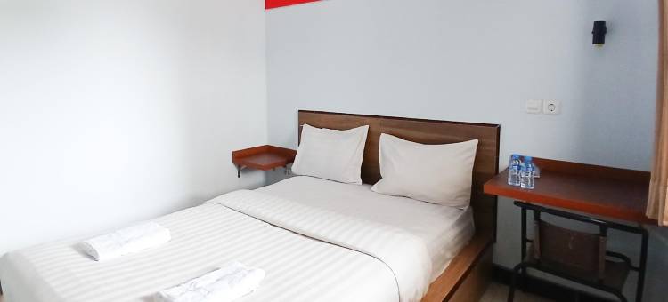 格拉哈玛丽娜红帕特纳酒店-近玛丽娜广场(Graha Marina RedPartner near Plaza Marina)图片