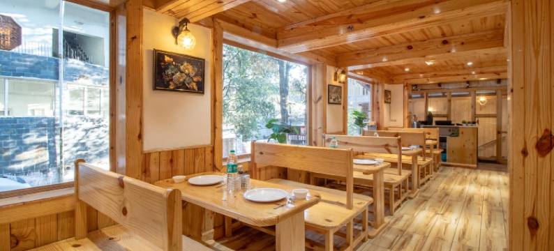 Itsy酒店Shri Gv旅馆,距离Tiffin Top 600米(Itsy Hotels Shri Gv Inn, 600 Mtrs from Tiffin Top)图片