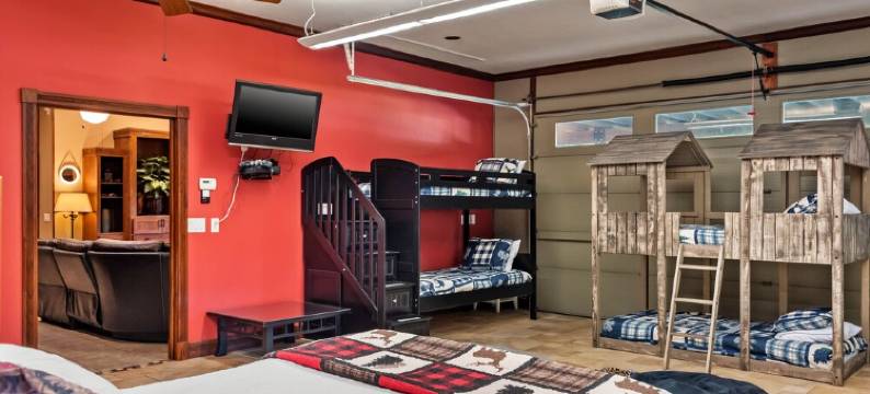 Private White River Estate on 214 acres. ATV/hiking trails. Pets stay free图片