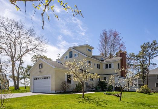 Lovely Beach house in GRB - Heated pool! Hotel Overview