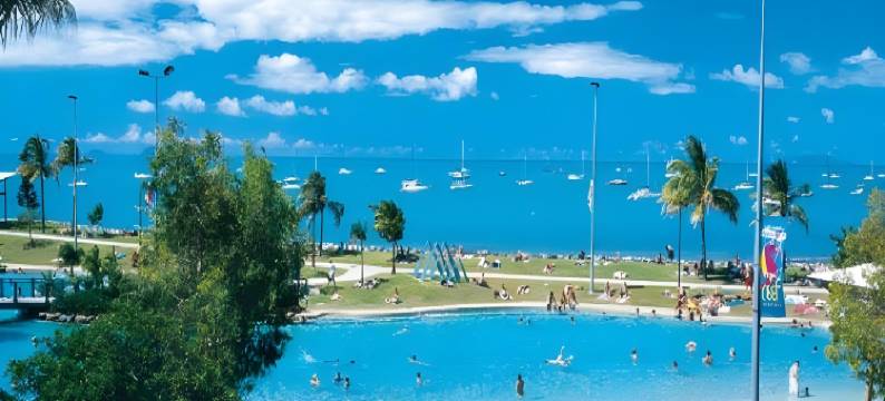 艾利滩别墅(Airlie Beach Apartments)图片