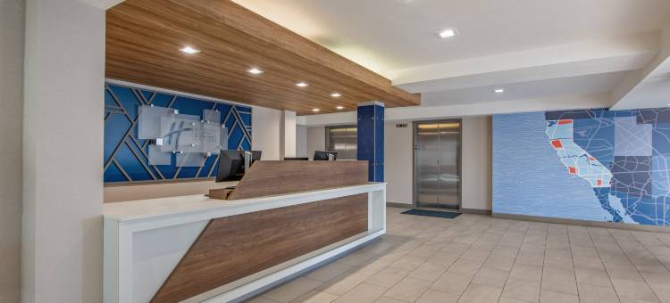 Holiday Inn Express 全国城市(Holiday Inn Express San Diego South-National City)图片