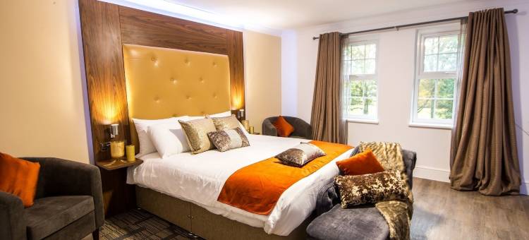 盖特威克特里维尔斯酒店(Trivelles Gatwick Hotel & Airport Parking)图片