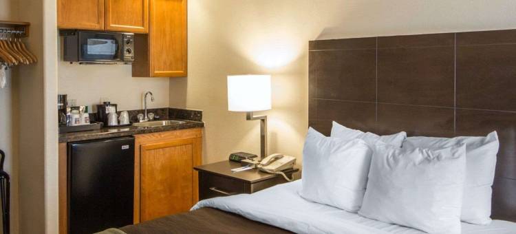 塔尔萨市区西部康福特茵酒店(Quality Inn Tulsa-Downtown West)图片