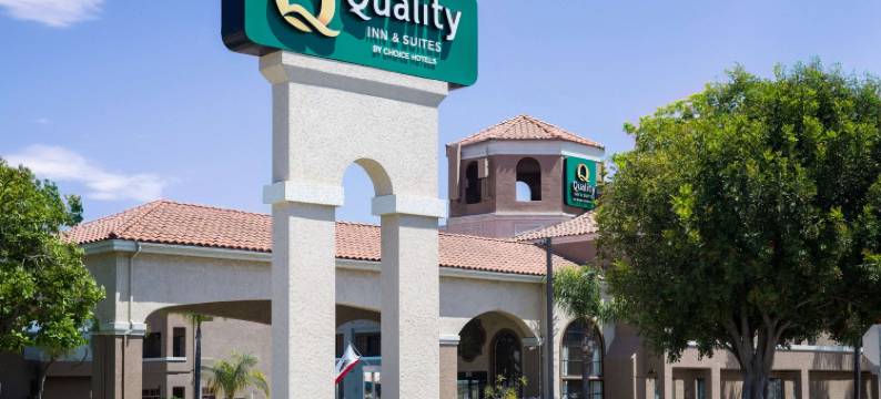 卡马里奥-奥克斯纳德凯艺套房酒店(Quality Inn & Suites Camarillo-Oxnard)图片