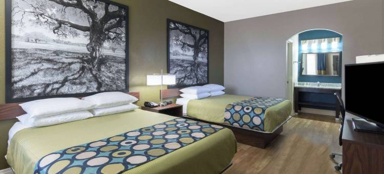 圣安东尼奥速8酒店-近萨姆休斯顿堡(Super 8 by Wyndham San Antonio Near Fort Sam Houston)图片