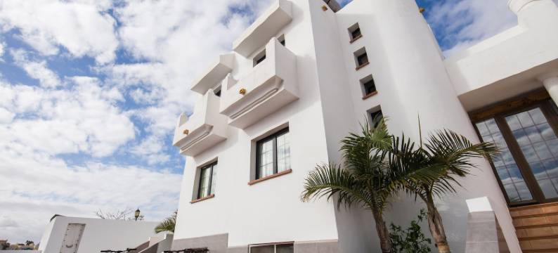 富埃特文图拉岛冲浪手住宿(Surf Riders Fuerteventura)图片