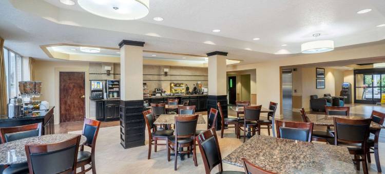 温泉城拉昆塔温德姆套房酒店(La Quinta Inn & Suites by Wyndham Hot Springs)图片