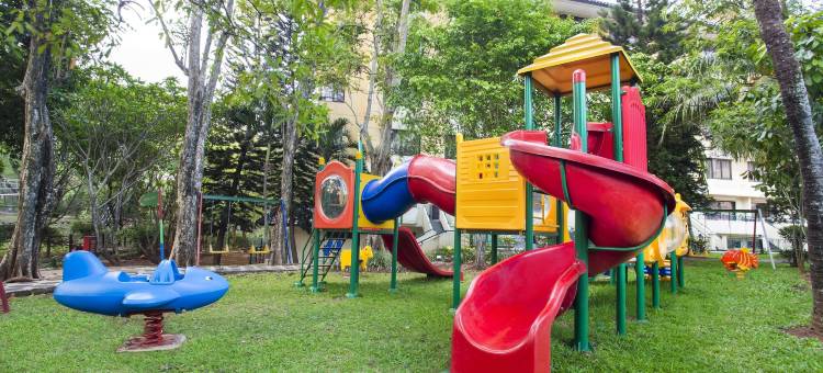 普尔瓦卡达普莱姆广场酒店(Prime Plaza Hotel Purwakarta)图片