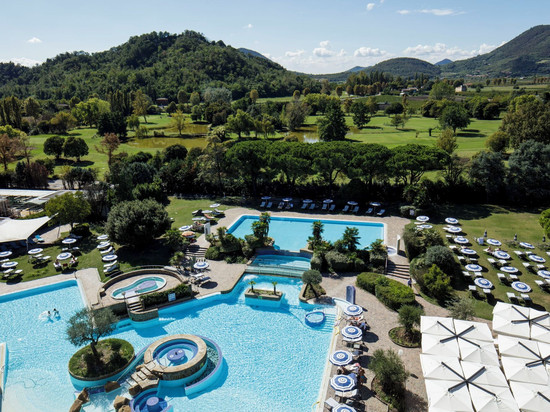加尔齐尼亚诺温泉高尔夫度假村 - 斯普兰迪德酒店
