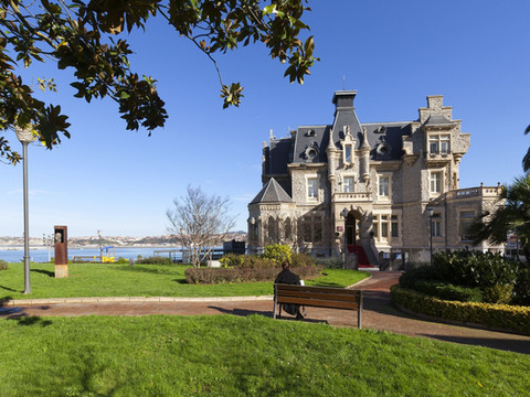 URH 奥里奥尔宫酒店