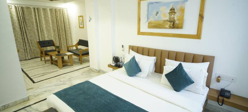 乌戴尼瓦斯湖滨酒店(Hotel Udai Niwas by the Lake)图片