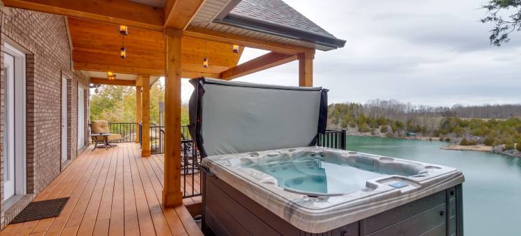 宁静湖泊度假胜地带热水浴缸，占地27英亩！(Tranquility Lake Getaway w/ Hot Tub on 27 Acres!)图片