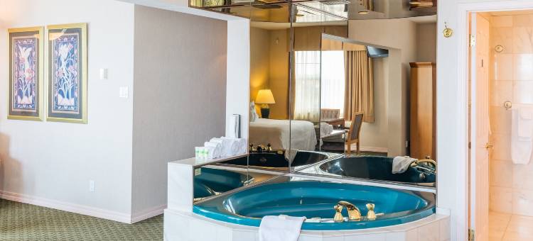 雷霆湾艾尔兰德温德姆华美达酒店(Ramada by Wyndham Thunder Bay Airlane Hotel)图片