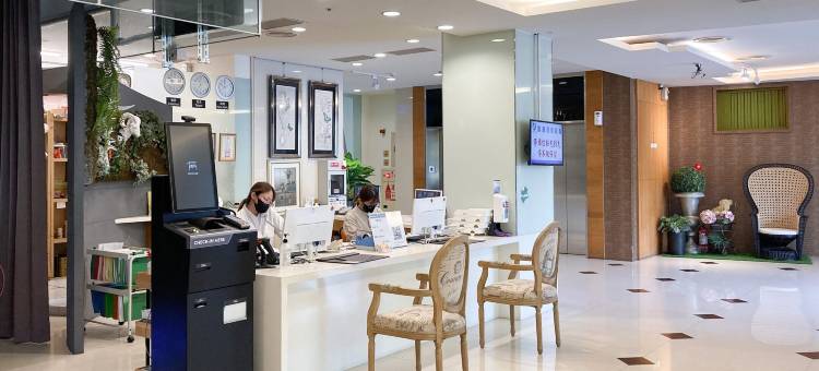 承攜行旅學產文教會館高雄美術館图片