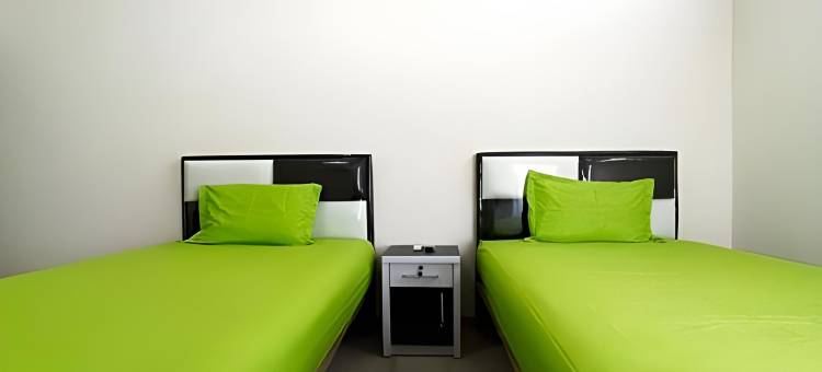 红多兹酒店-近楠榜梅德卡地铁塔曼(RedDoorz Near Taman Merdeka Metro Lampung)图片