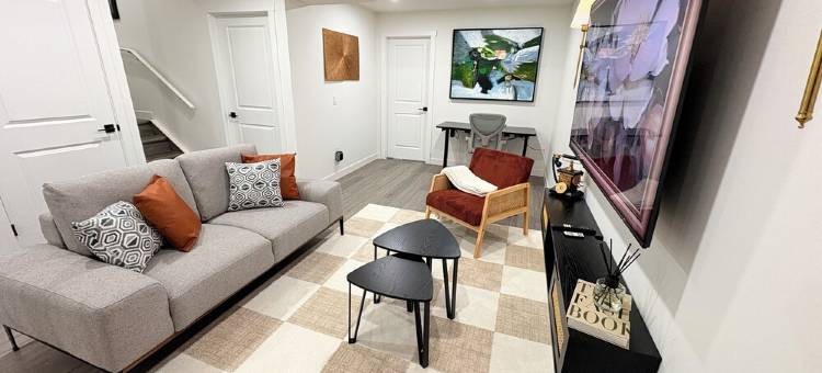 卡尔加里以东最温馨&现代地下室度假屋(Coziest & Modern Basement Retreat East of Calgary)图片