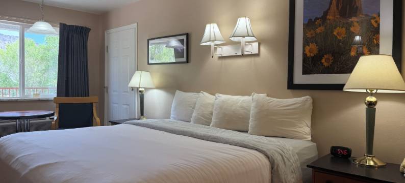 大教堂谷汽车旅馆(Cathedral Valley Inn)图片