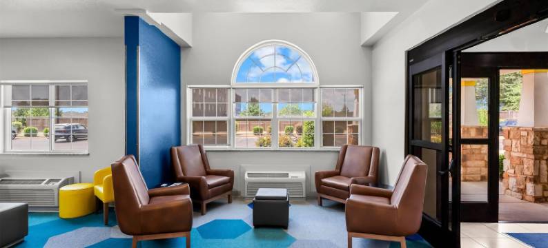 瑟西温德姆麦客达套房酒店(Microtel Inn & Suites by Wyndham Searcy)图片