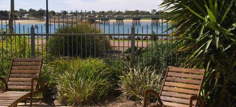 雄伟绿洲公寓(Majestic Oasis Apartments)图片