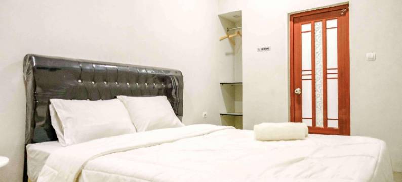 Rudi客房靠近Cikarang车站Mitra红门酒店(Rudi Rooms Near Stasiun Cikarang Mitra RedDoorz)图片