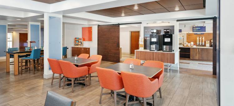 智选假日套房酒店香槟分校(I的区U)(Holiday Inn Express & Suites Urbana-Champaign (U of I Area))图片