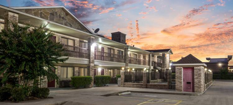 威利斯北康罗红顶酒店(Red Roof Inn Conroe North - Willis)图片