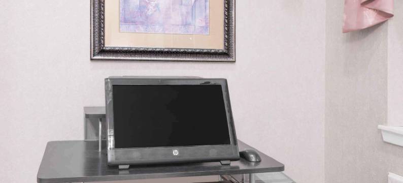 纳科多奇斯市区Sfa大学戴斯套房酒店(Days Inn by Wyndham Nacogdoches/Sfa University/Downtown)图片