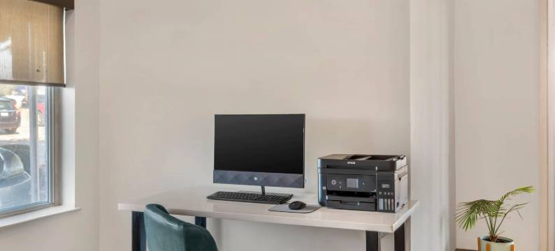 红橡木舒适酒店(Comfort Inn & Suites)图片