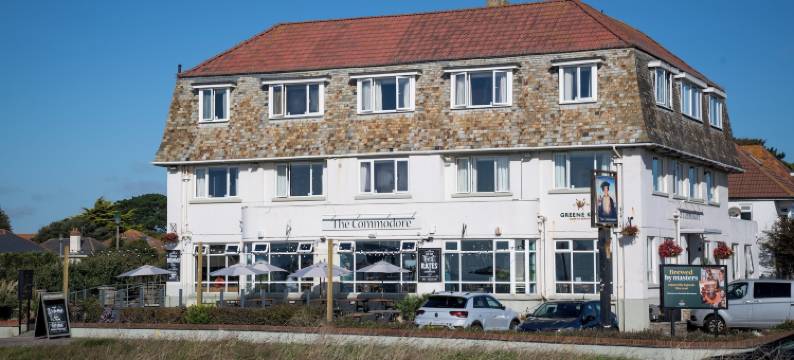 伯恩矛斯科莫多雷酒店 - 格林国王旅馆(Commodore Hotel by Greene King Inns)图片