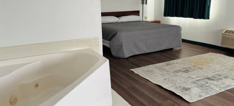 德尔拉皮兹比尔马套房酒店靠近苏福尔斯(Bilmar Inn & Suites Dell Rapids Near Sioux Falls)图片