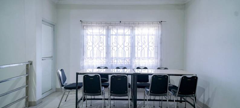 红多兹酒店-近巨港机场2号(RedDoorz Near Palembang Airport 2)图片