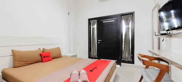 红多兹伊斯兰酒店-近占碑图古朱安(RedDoorz Syariah Near Tugu Juang Jambi)图片