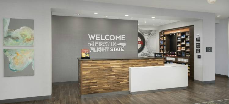 夏洛特机场普安特湖欢朋套房酒店(Hampton Inn & Suites Charlotte Airport Lake Pointe)图片