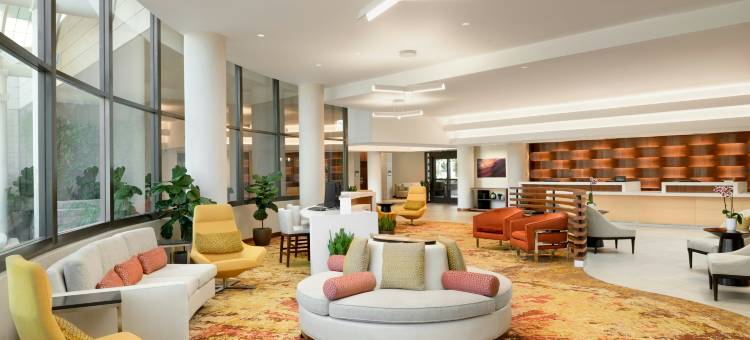 凤凰城希尔顿逸林套房酒店(DoubleTree Suites by Hilton Phoenix)图片