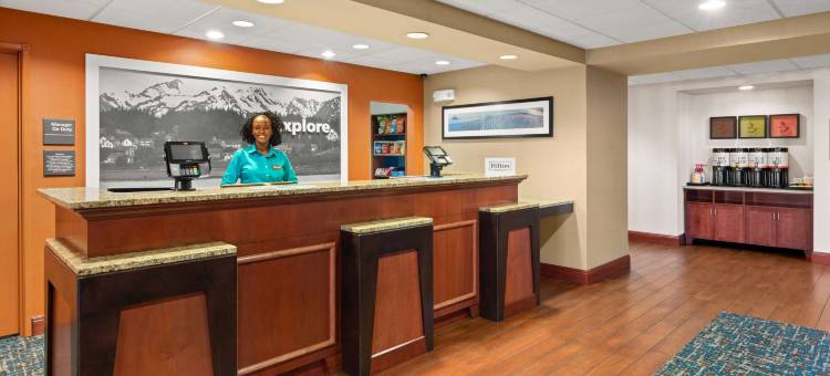 希尔顿欢朋套房酒店-伯灵顿(Hampton Inn & Suites Burlington)图片