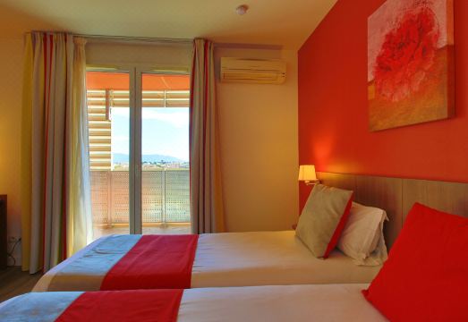 Appart-Hôtel Mer & Golf City Perpignan Centre Hotel Overview