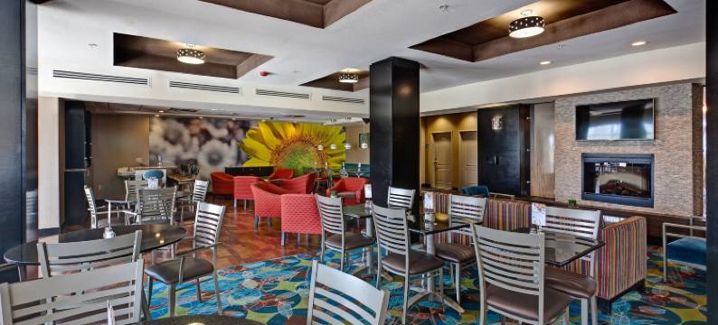 智选假日套房酒店威奇托机场西北 by IHG(Holiday Inn Express & Suites WICHITA NORTHWEST MAIZE K-96 by IHG)图片