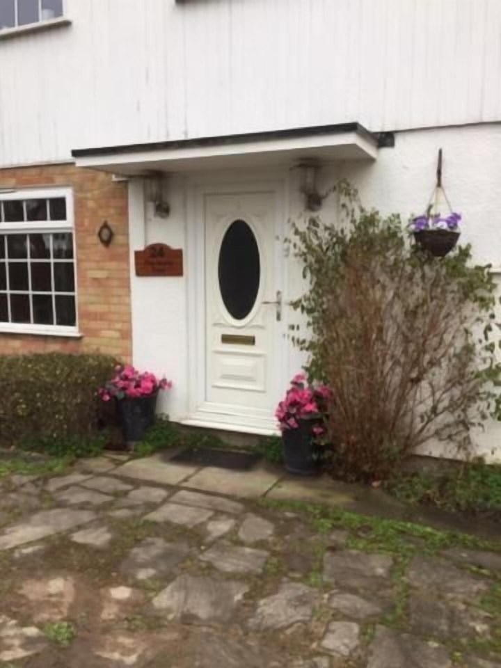 The Holly Tree Hotel Overview