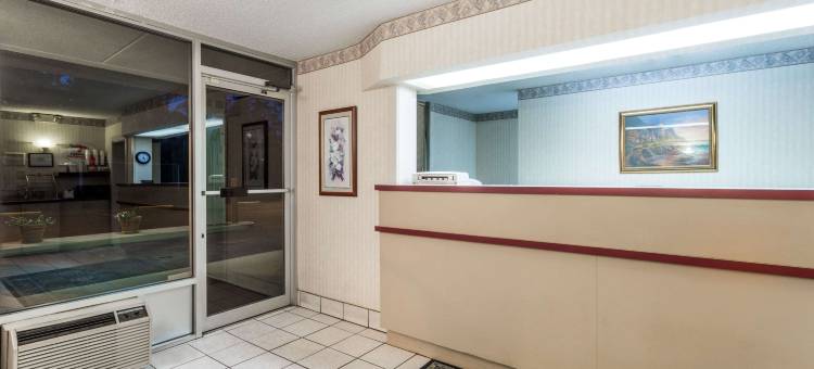 科默斯温德姆速8酒店(Super 8 by Wyndham Commerce)图片