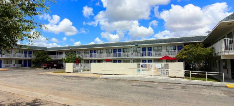 克恩斯维尔6号汽车旅馆(Motel 6 Kingsville, TX)图片