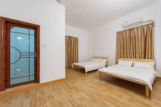 依米轰趴馆萍姐度假别墅(环湖路分店)