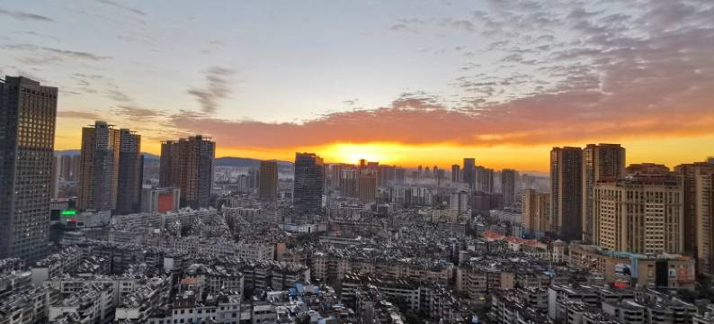 时光摄间摄影棚看日出同德昆明广场公寓(北京路分店)图片