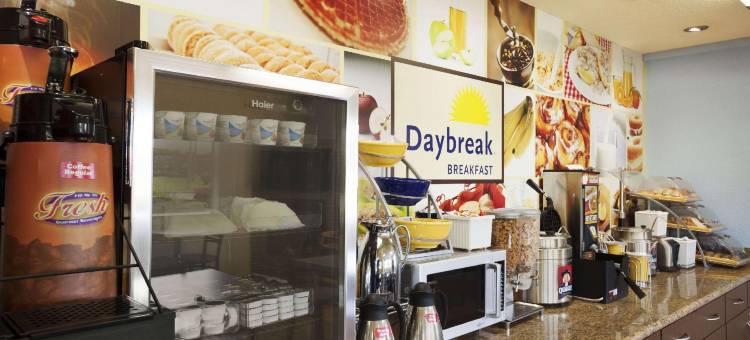 尚佩恩厄巴纳温德姆戴斯酒店(Days Inn by Wyndham Champaign/Urbana)图片