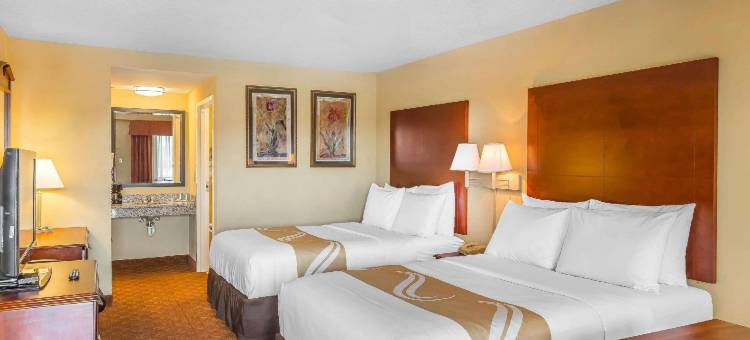 卡莱拉I-65出口231号凯艺酒店(Quality Inn Calera I-65 Exit 231)图片