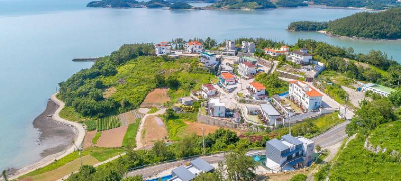 Seollem Onsu Swimmingpool Pension图片