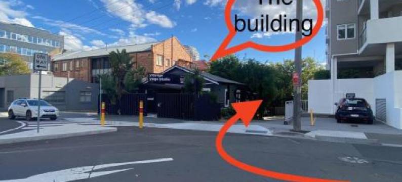 2 Bedroom Small Unit 1 Minute Walk to Shopping Centre No Parking Slot No Lift图片