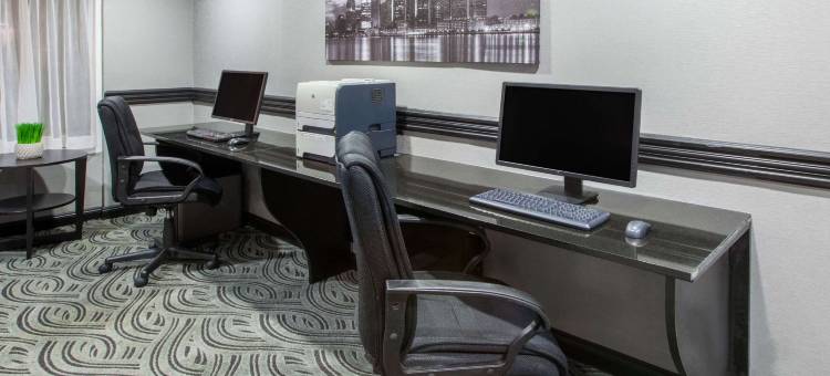 坎顿呗盟套房酒店(Baymont by Wyndham Canton)图片