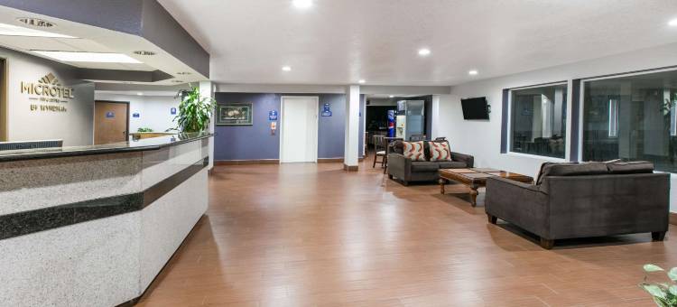 俄克拉何马市机场温德姆麦客达套房酒店(Microtel Inn & Suites by Wyndham Oklahoma City Airport)图片