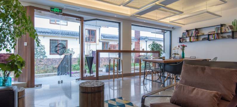 逆光青芝坞浙大玉泉校区店民宿(崇德路3号分店)图片